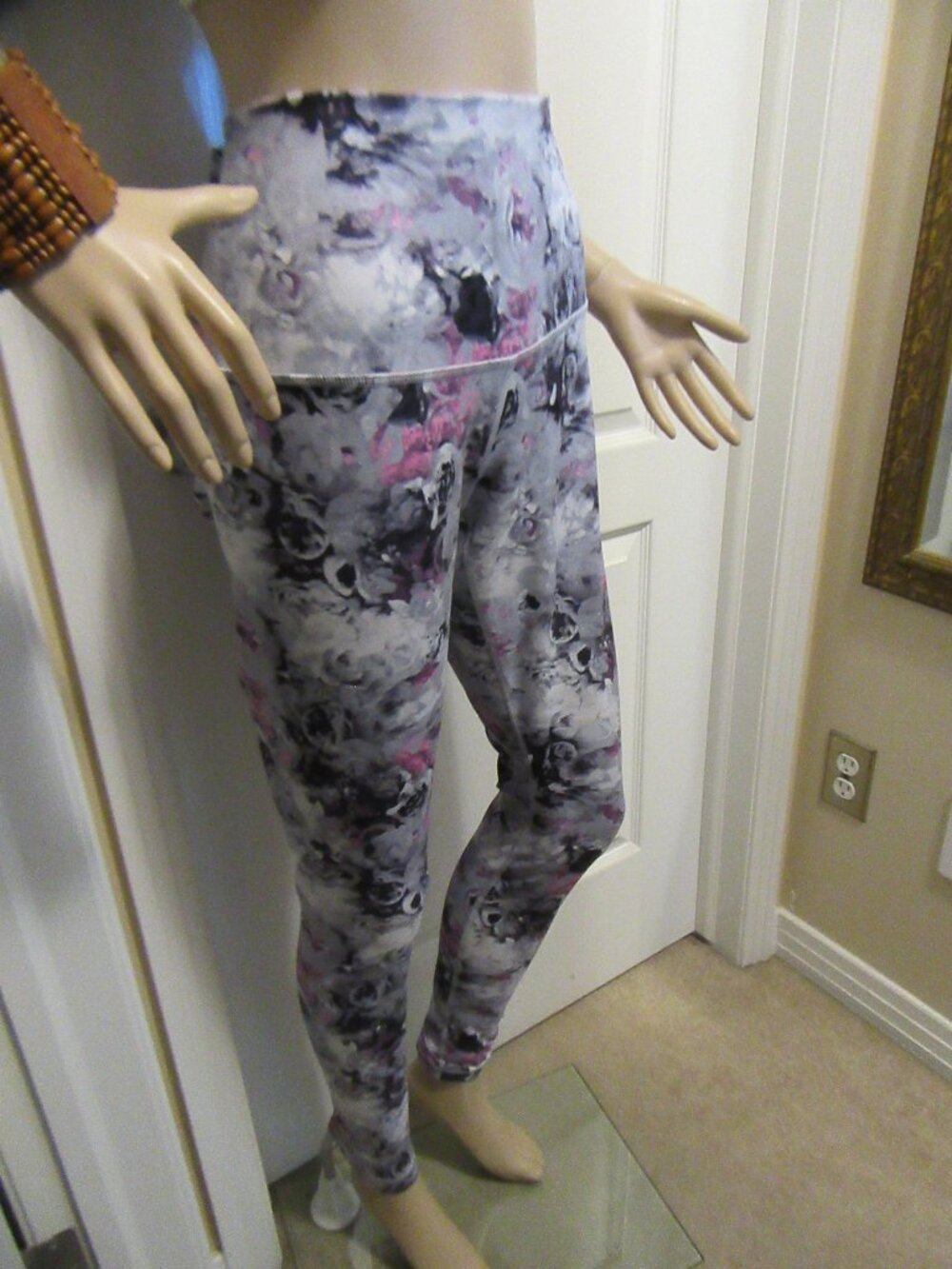 Lu Lu Lemon Multi Color Pants Size 10
